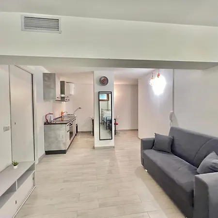 Abruzzi S&s, Graziosa, Accanto Metropolitana Cologno Sud M2, Con Parcheggio Gratuito In Strada *