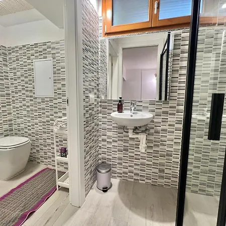 Abruzzi S&s, Graziosa, Accanto Metropolitana Cologno Sud M2, Con Parcheggio Gratuito In Strada * Колоньо-Монцезе