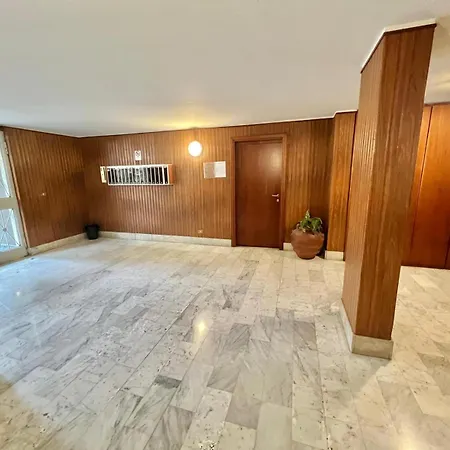 Apartment Abruzzi S&s, Graziosa, Accanto Metropolitana Cologno Sud M2, Con Parcheggio Gratuito In Strada Cologno Monzese