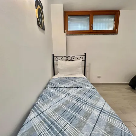 Apartment Abruzzi S&s, Graziosa, Accanto Metropolitana Cologno Sud M2, Con Parcheggio Gratuito In Strada