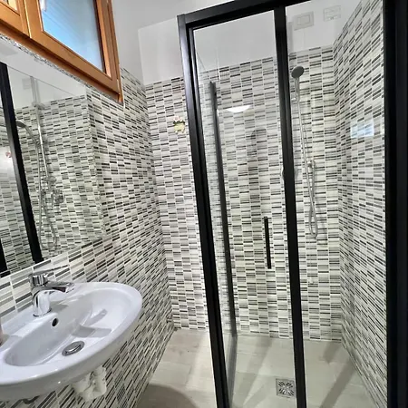 Abruzzi S&s, Graziosa, Accanto Metropolitana Cologno Sud M2, Con Parcheggio Gratuito In Strada Apartment Cologno Monzese