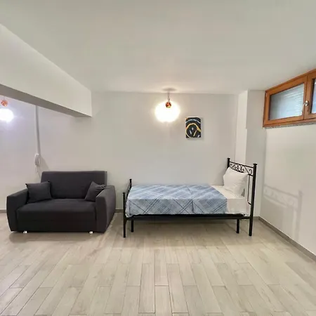Apartment Abruzzi S&s, Graziosa, Accanto Metropolitana Cologno Sud M2, Con Parcheggio Gratuito In Strada