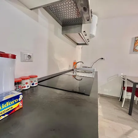 Apartment Abruzzi S&s, Graziosa, Accanto Metropolitana Cologno Sud M2, Con Parcheggio Gratuito In Strada Cologno Monzese